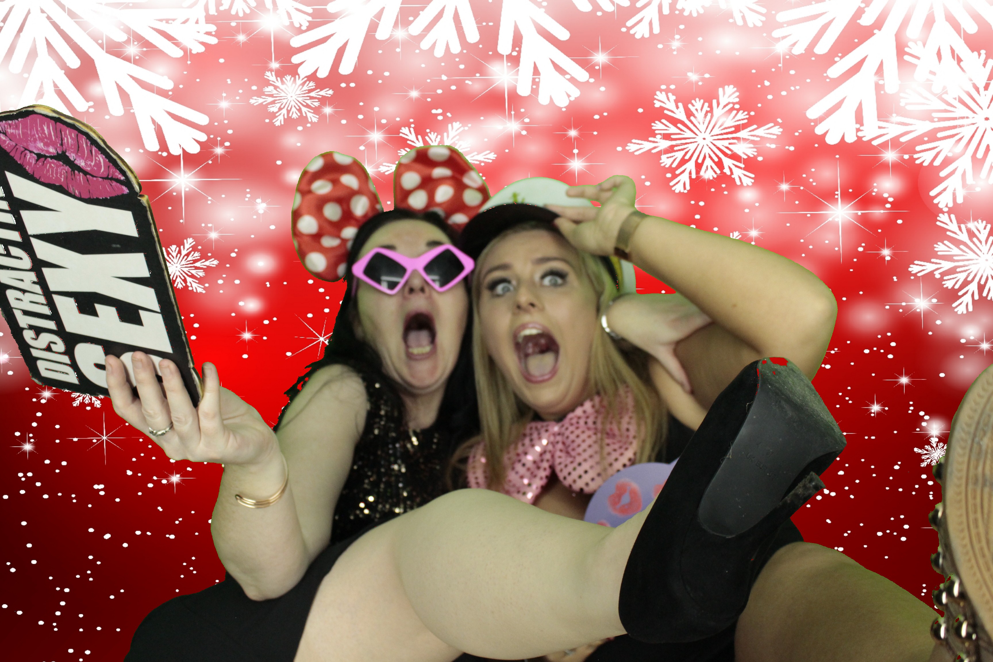 Ocean Network Express Christmas Party 2019 | View more photos from the event at gallery.myphotoboothexperience.co.uk/u/MyPhotoBoothExperienceLtd/Ocean-Network-Express-Christmas-Party-2019